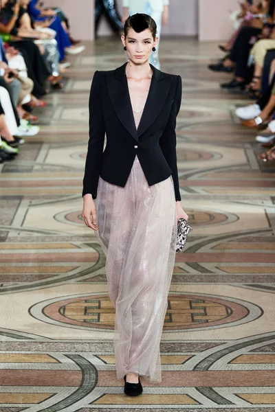 Look 19